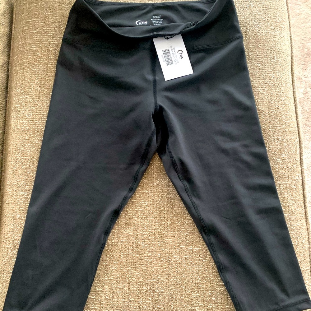 Zyia black light n tight hi rise crop 17”